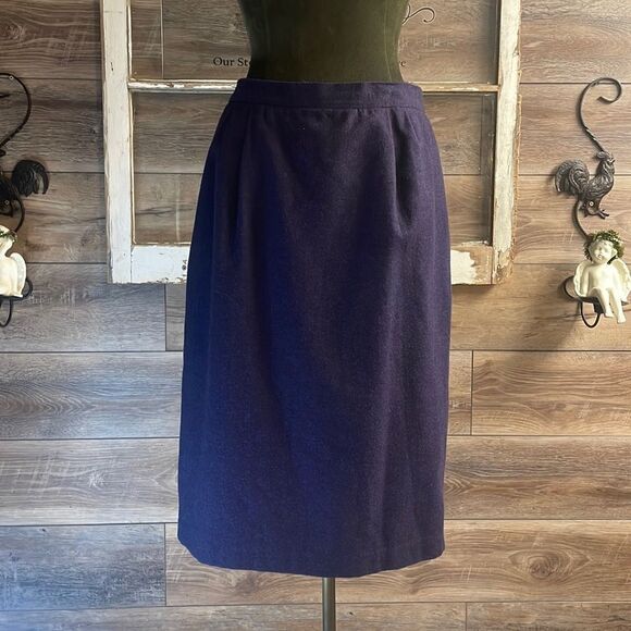 E.H. Woods Wool Blend Pencil Skirt, Vintage, Size 14, Dark Purple - Picture 4 of 11